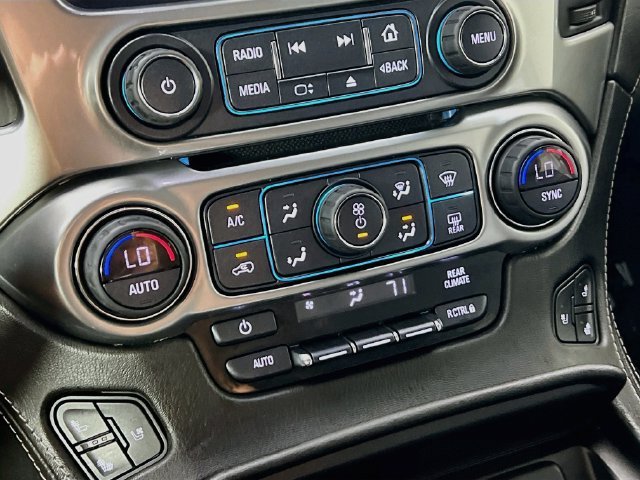 Used 2019 IRIDESCENT PEARL TRICOAT Chevrolet Premier image 20