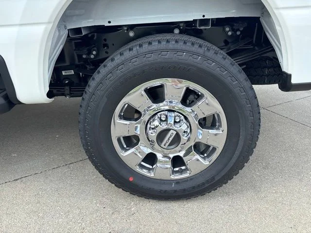 New 2026 Star White Metallic Tri-Coat Ford F-350® Lariat® image 10