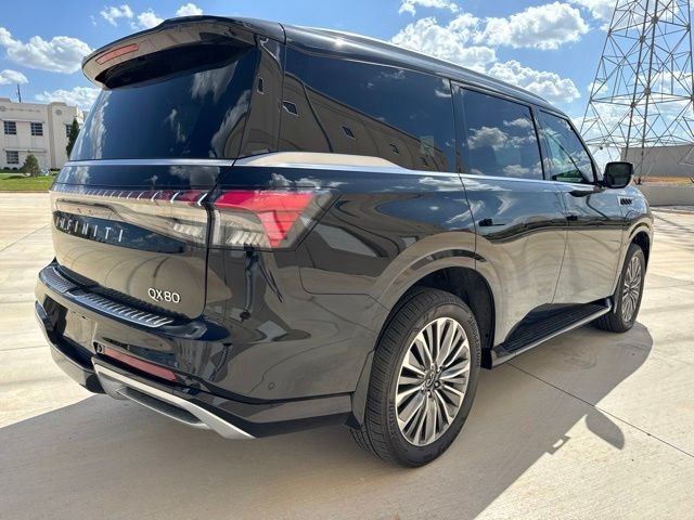 Used 2025 Black INFINITI LUXE image 5