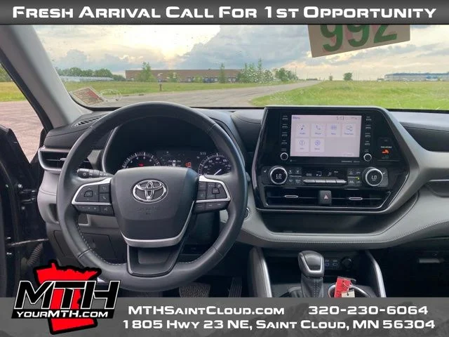 Used 2022 Blue Toyota XLE image 12