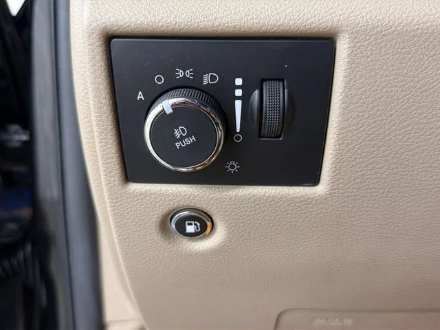 Used 2017 Black Jeep Overland image 41