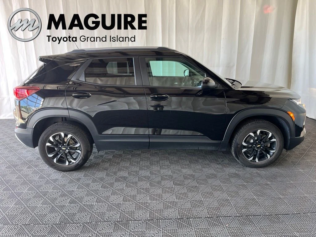 Used 2022 Black Chevrolet LT image 2