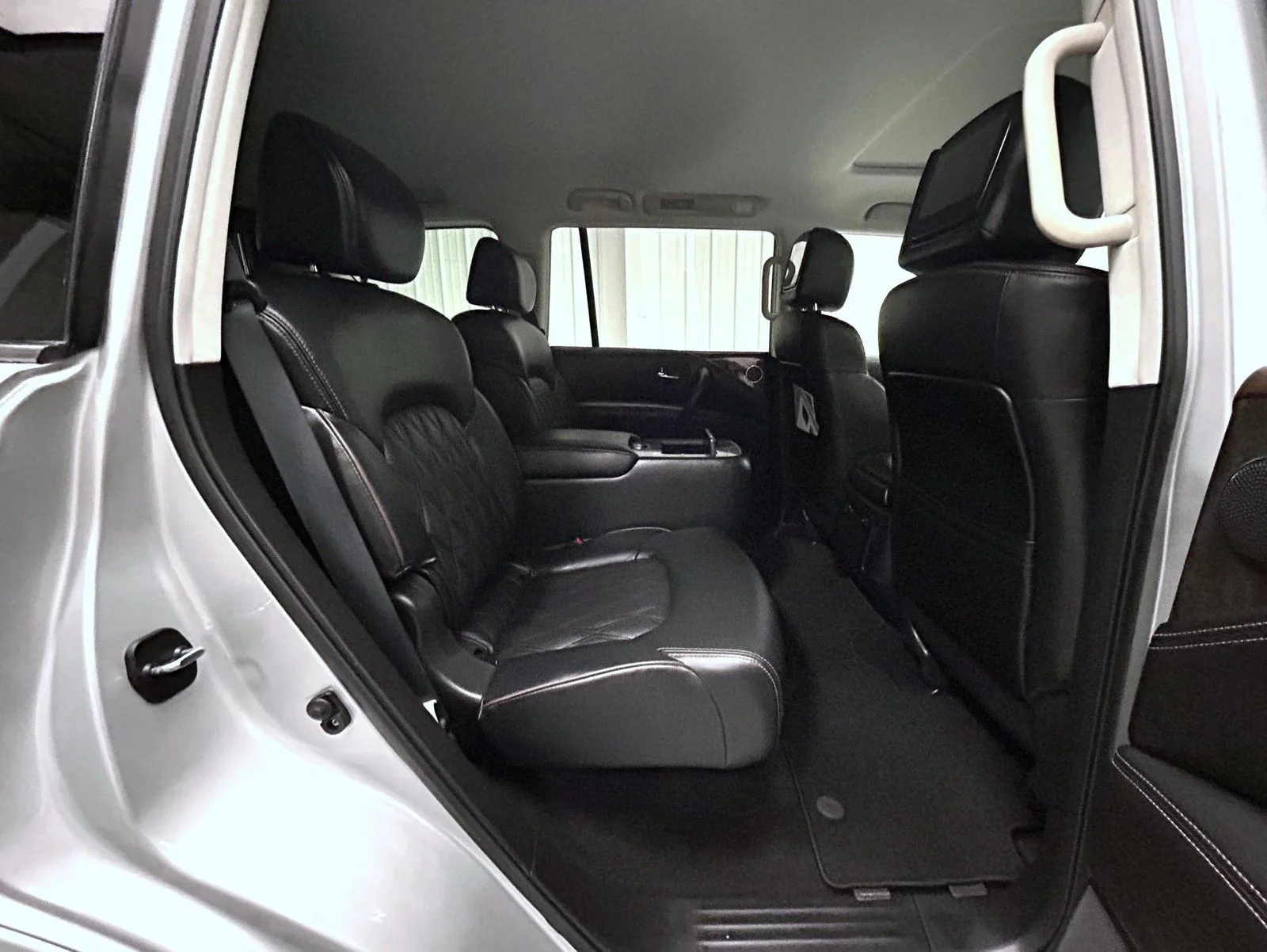Used 2021 Silver Nissan Platinum image 18