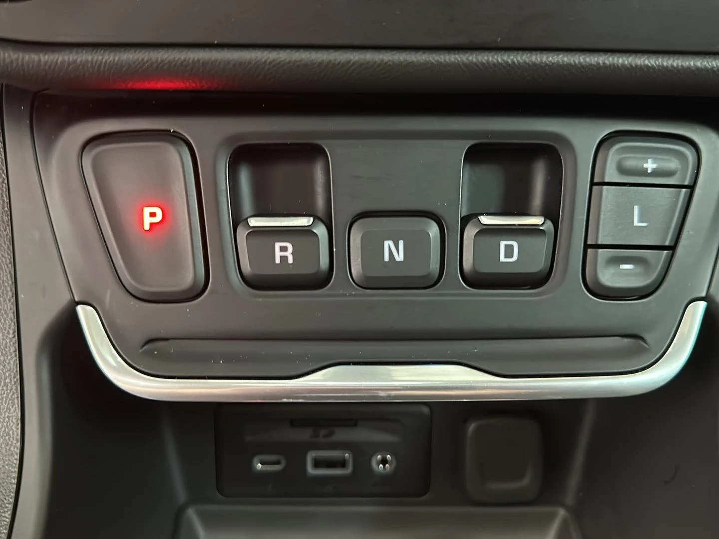 Used 2021 SUMMIT WHITE GMC SLT image 14