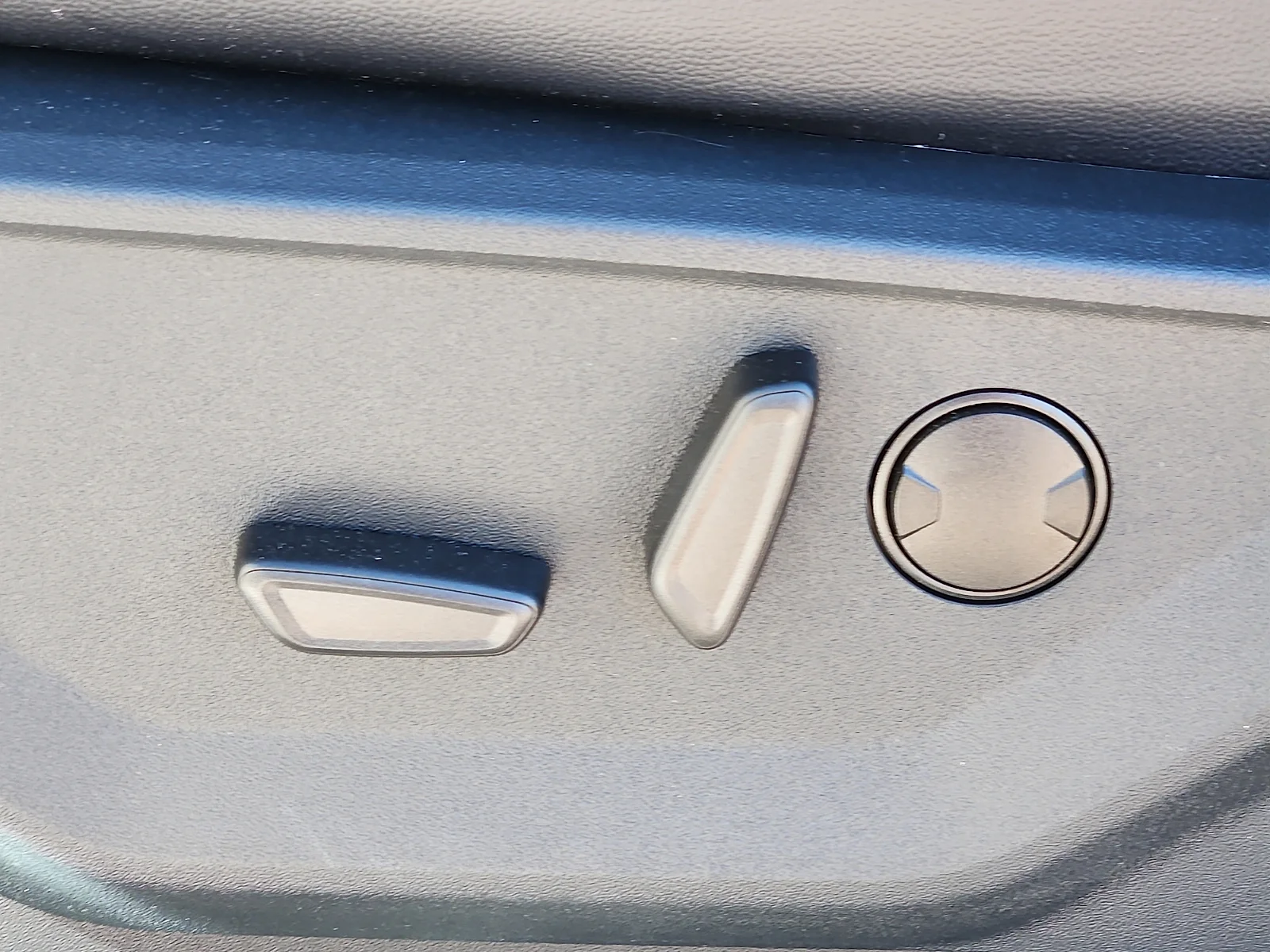 New 2026 Oxford White Ford Lariat image 16