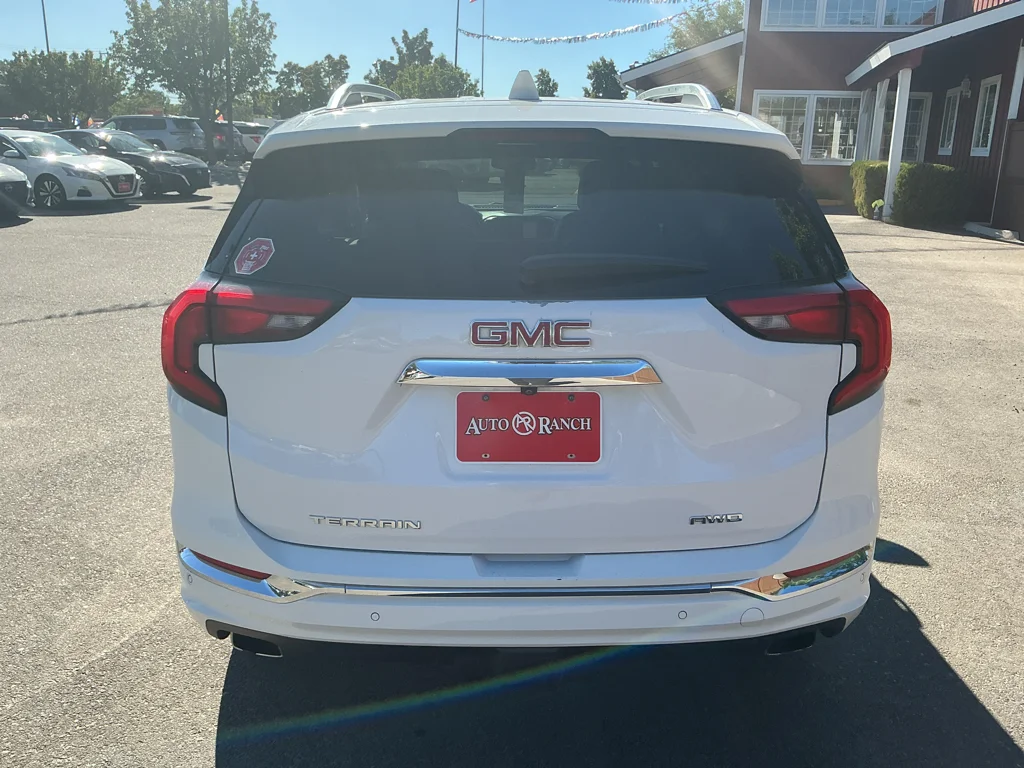 Used 2020 Summit White GMC Denali image 6