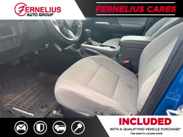 Used 2017 Blue Toyota SR5 image 8