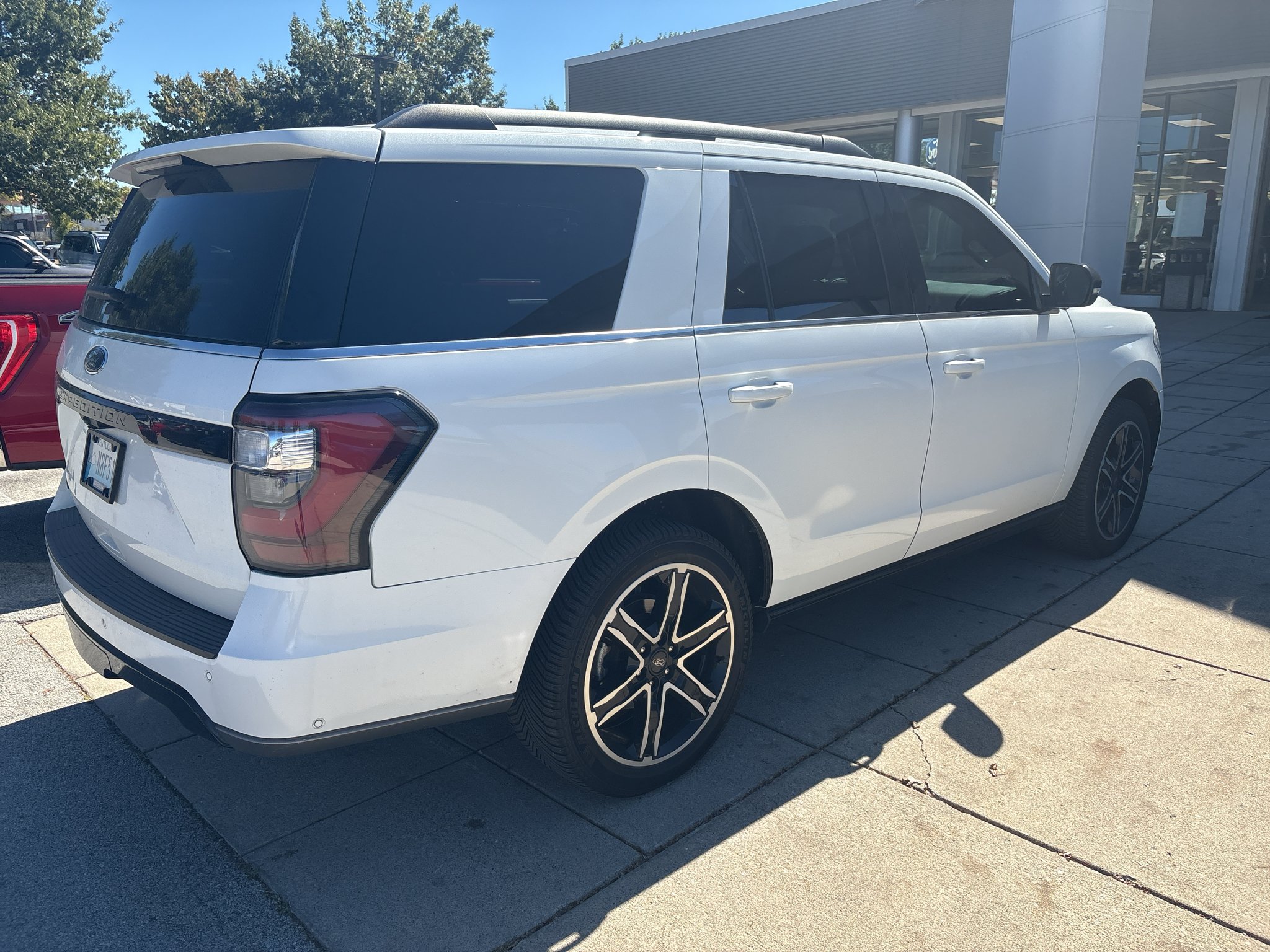Used 2020 Star White Metallic Tri-Coat Ford Limited image 5