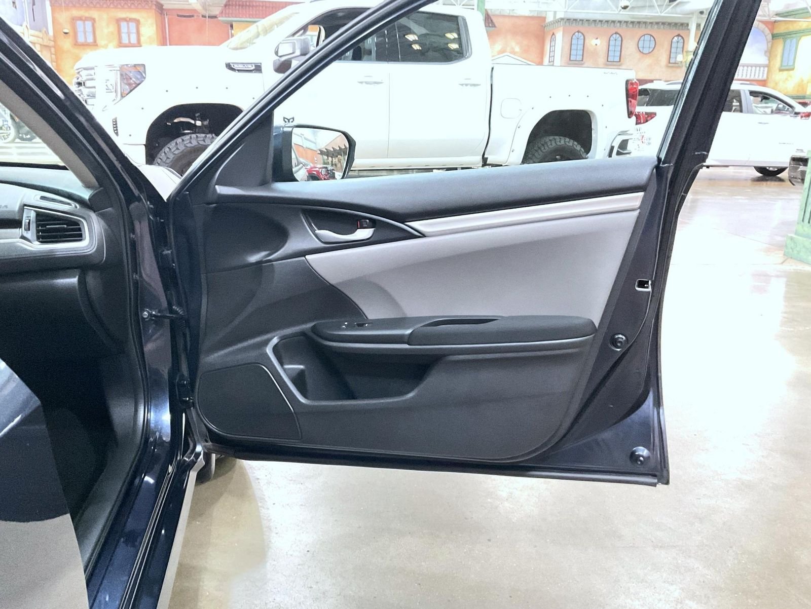 Used 2019 Blue Honda LX image 16