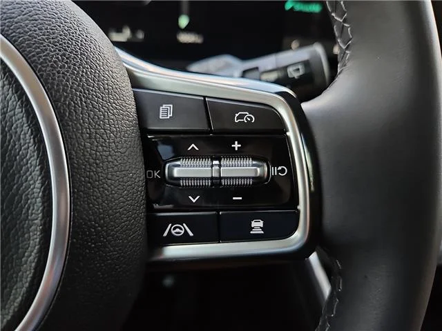 Used 2025 Aurora Black Pearl KIA SX Passenger image 20