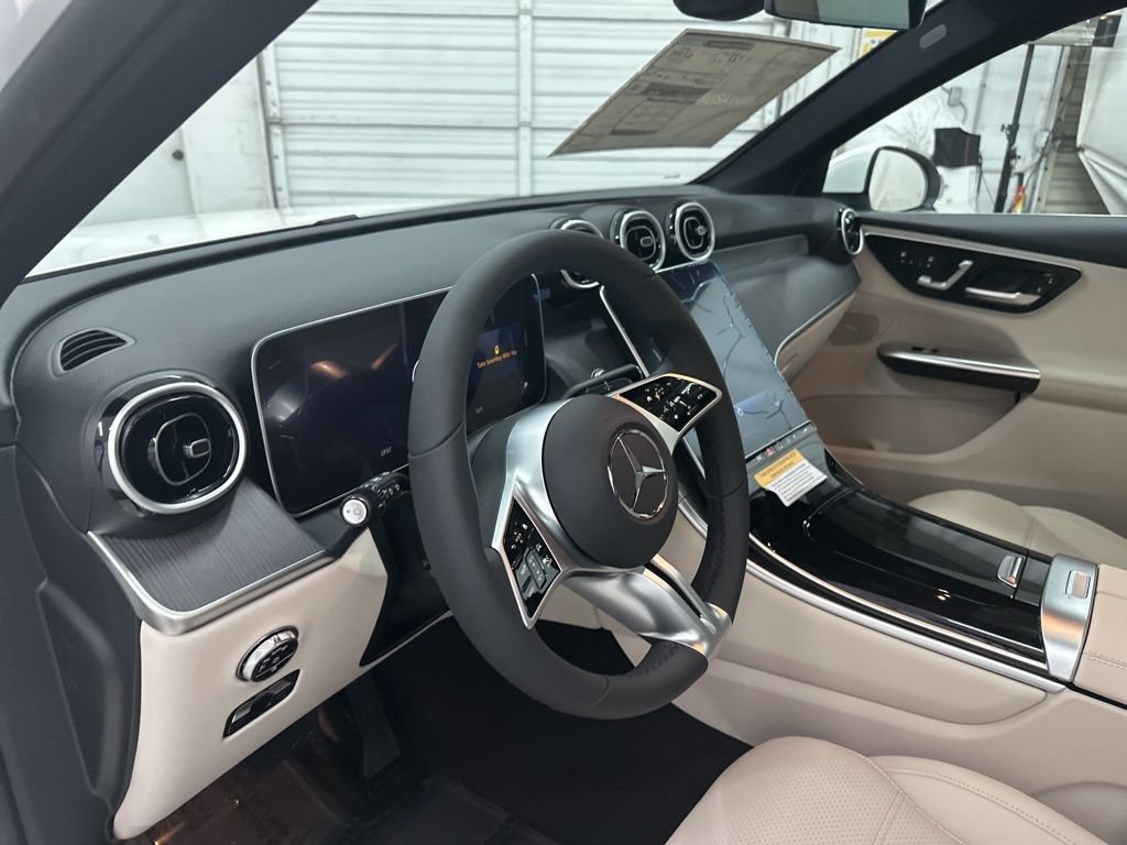 Used 2026 White Mercedes-Benz GLC 300 image 9