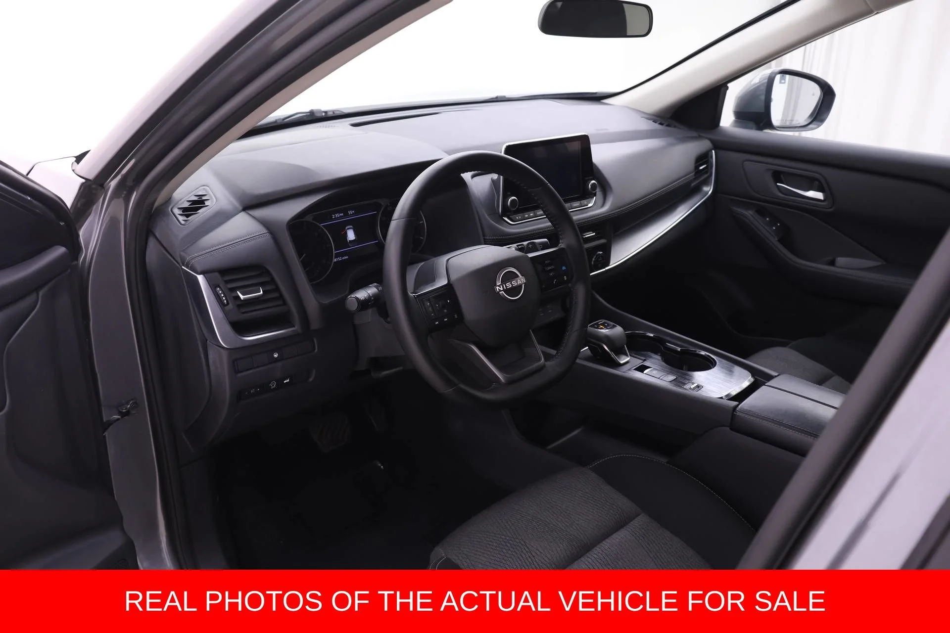 Used 2025 Gray Nissan SV image 3