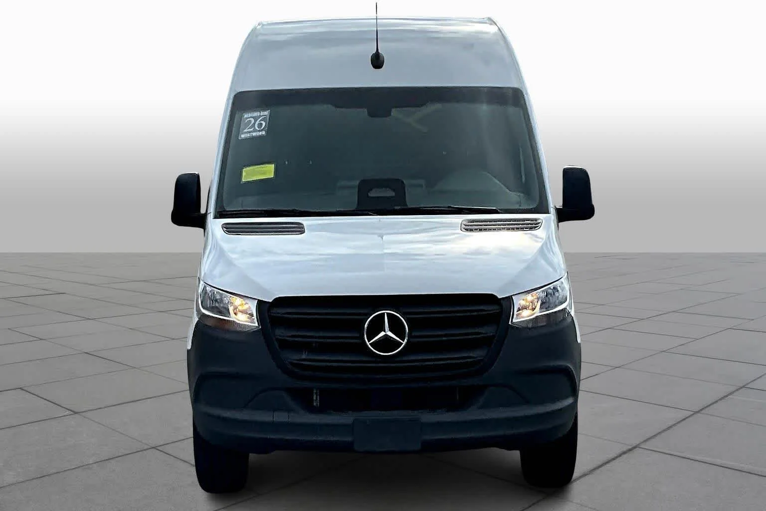 Used 2025 Arctic White Mercedes-Benz  image 4