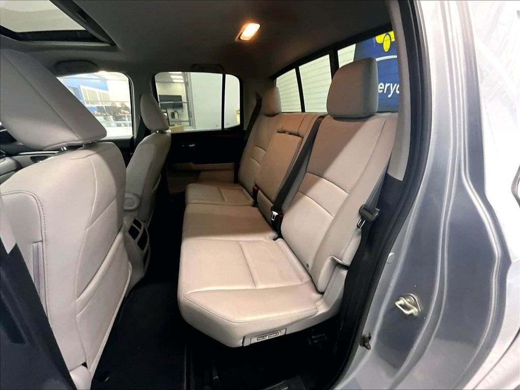 Used 2019 Silver Honda RTL image 15