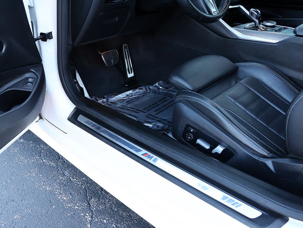 Used 2021 Alpine White BMW M440i image 27