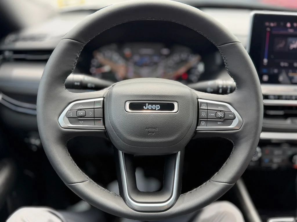 Used 2025 Silver Jeep Limited image 11