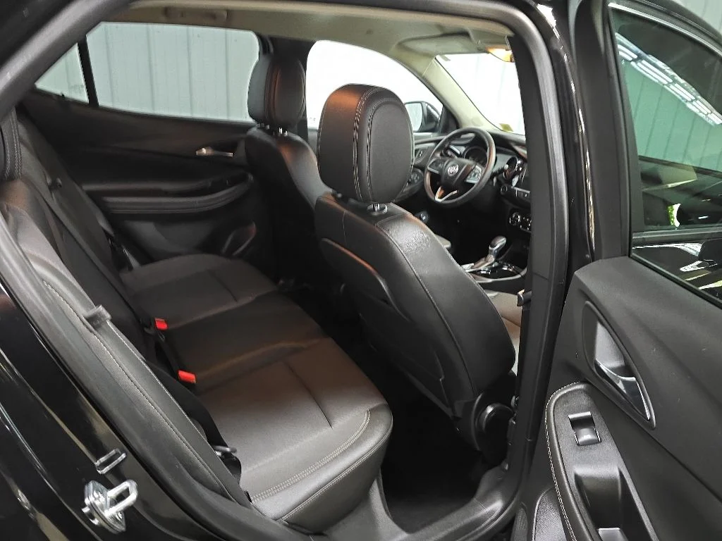 Used 2023 Black Buick Select image 20