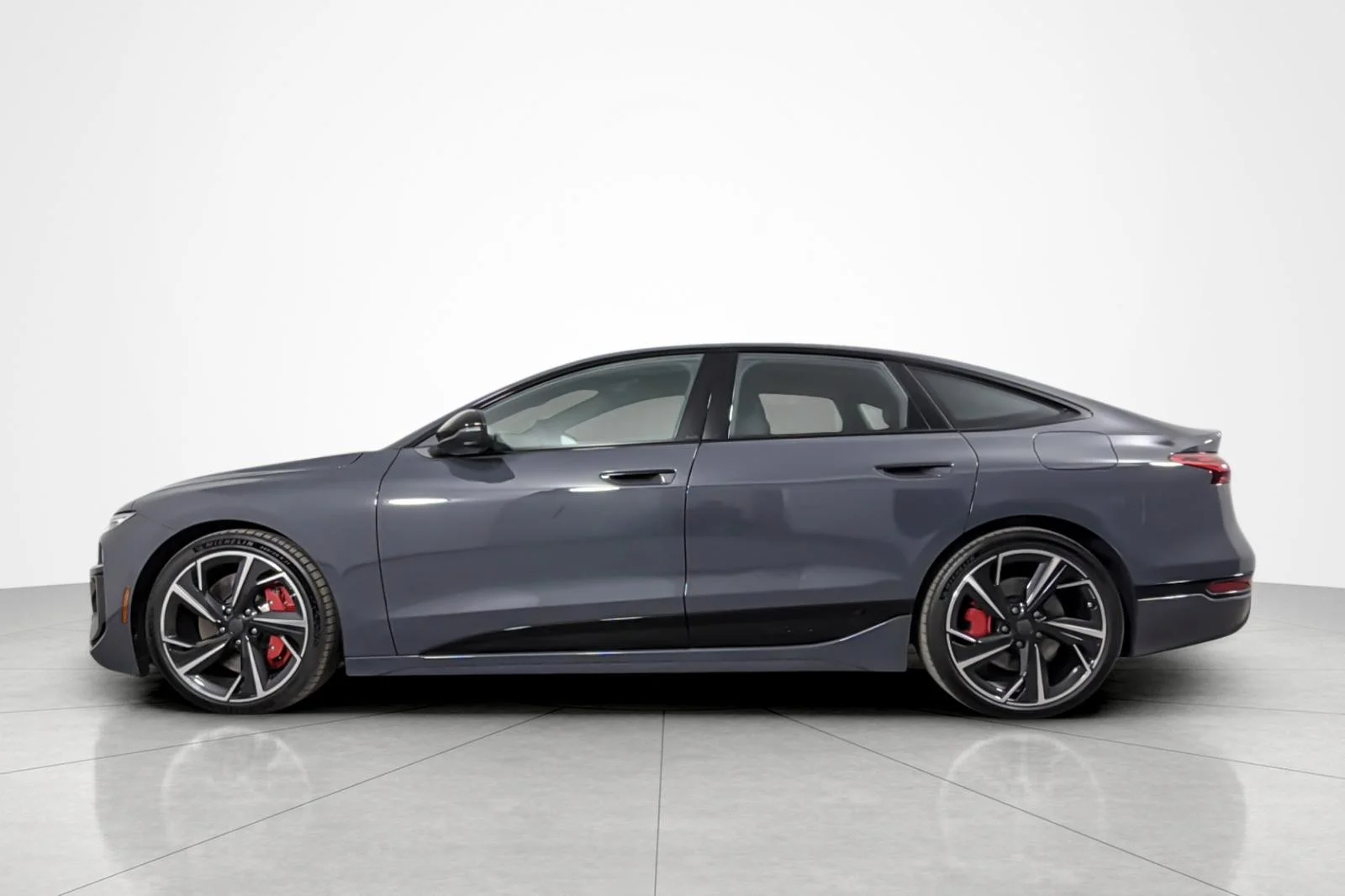 New 2027 Magnet Gray Audi Premium Plus quattro image 3