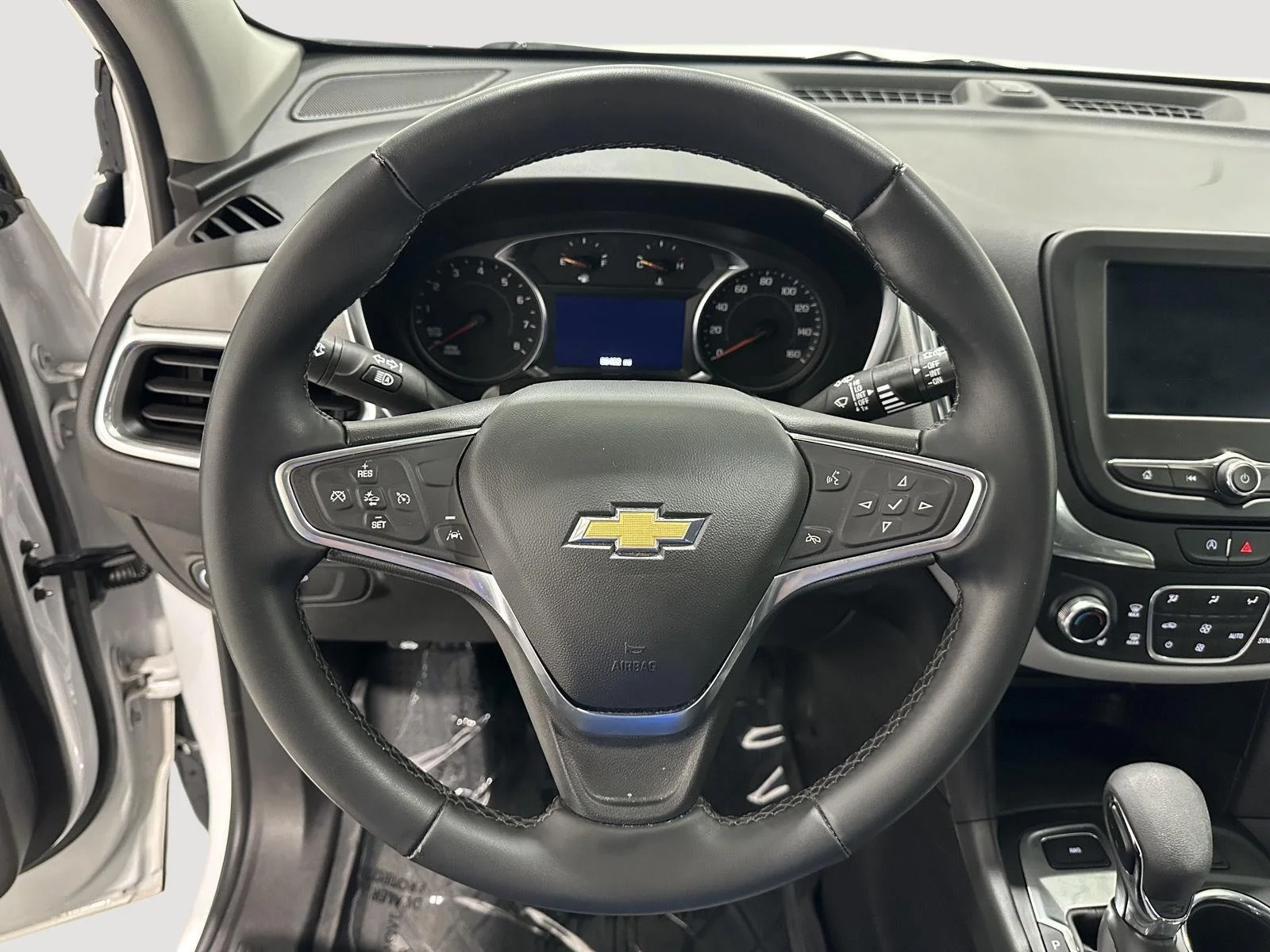 Used 2024 Summit White Chevrolet LT image 9