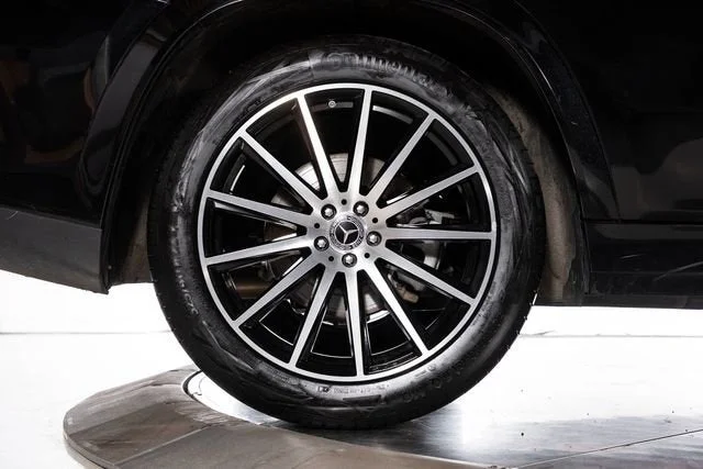 Used 2025 Obsidian Black Metallic Mercedes-Benz GLS 450 image 13