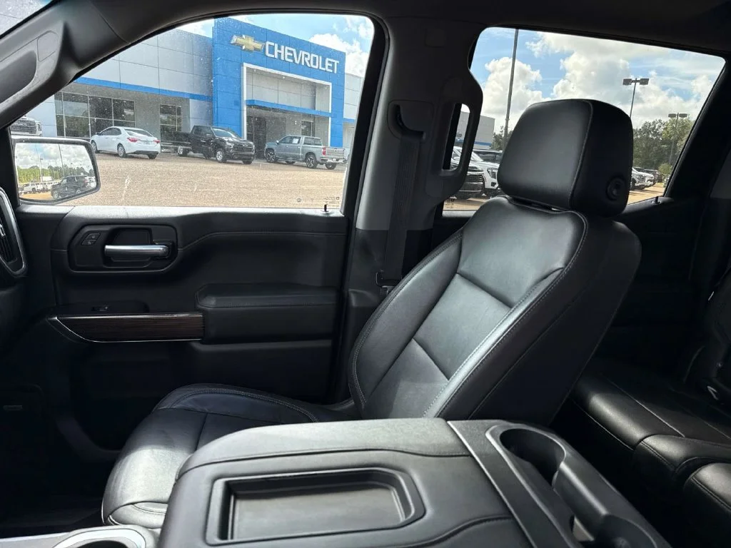 Used 2019 Beige Chevrolet RST image 23