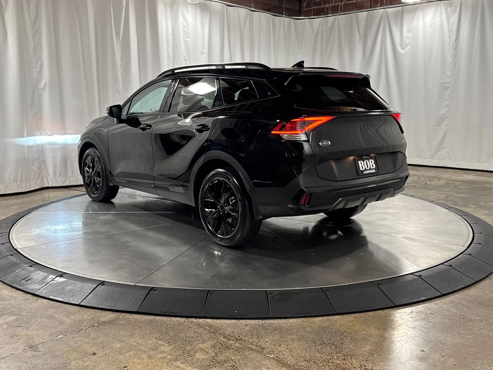 Used 2025 Black Kia X-Line image 7