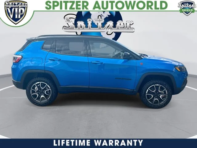 New 2026 Hydro Blue Pearl-Coat Exterior Paint Jeep Trailhawk image 10