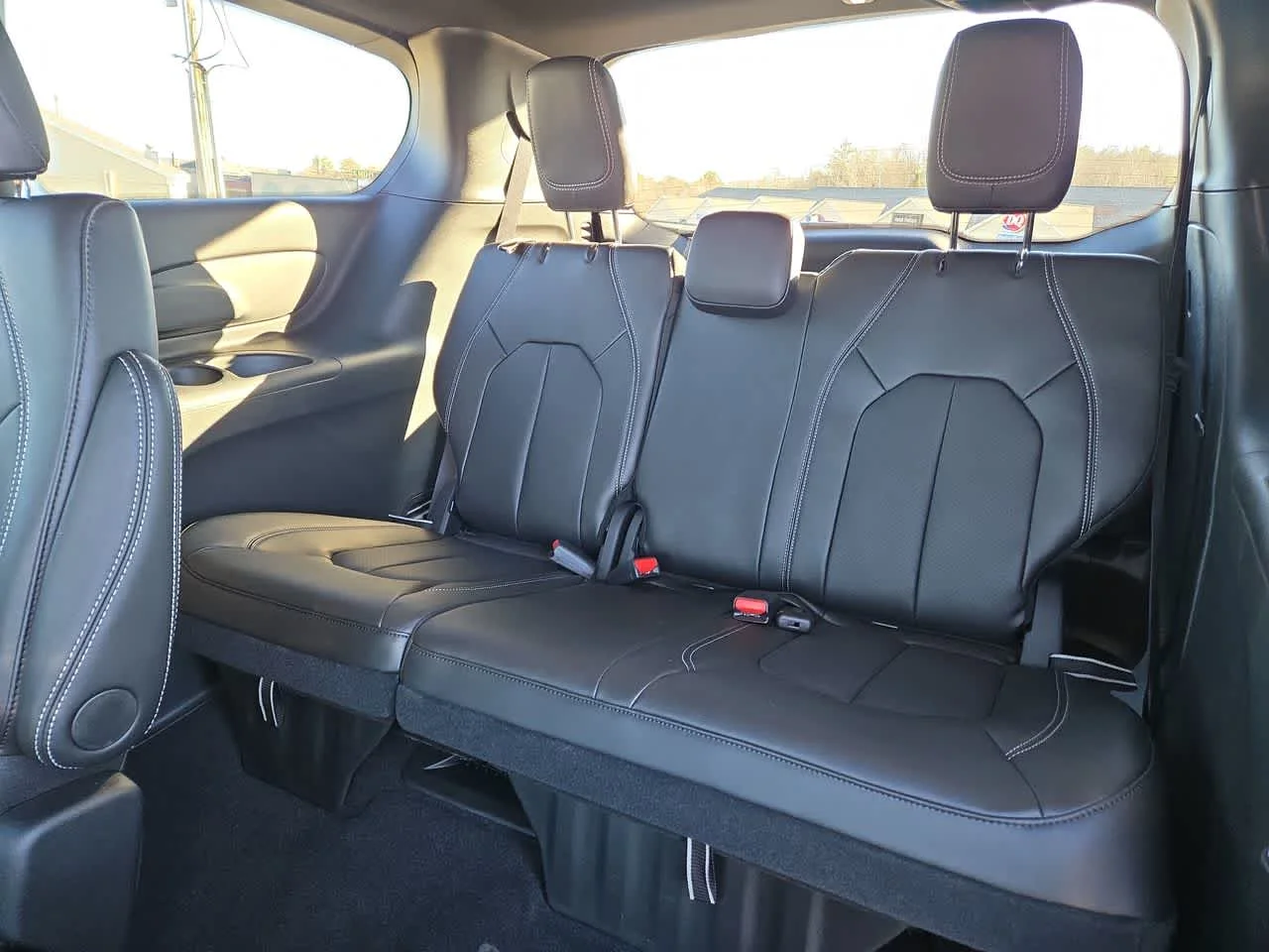 2026 Chrysler Pacifica Select - Photo 16