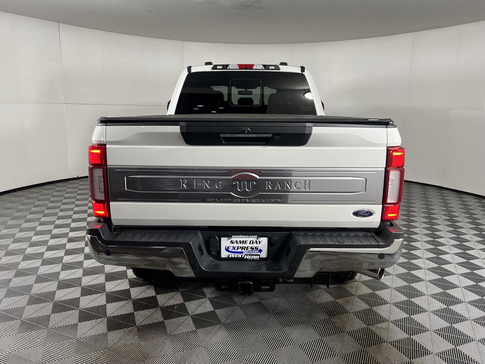 Used 2022 Star White Metallic Tri-Coat/Stone Gray Ford King Ranch image 8