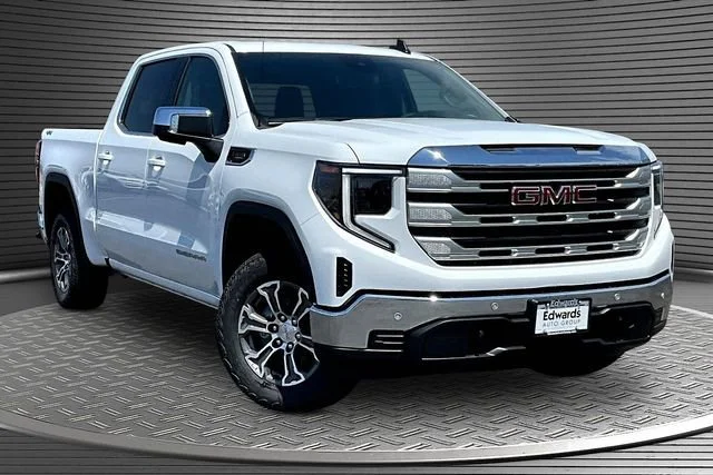 New 2026 Summit White GMC SLE image 2