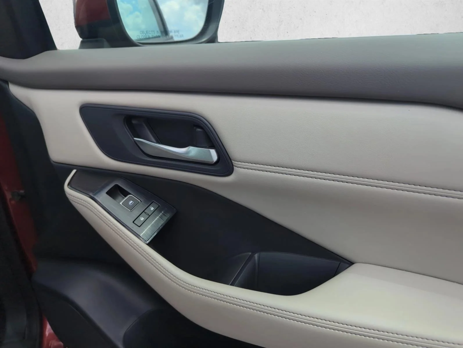 Used 2023 Scarlet Ember Tintcoat Nissan SL image 28