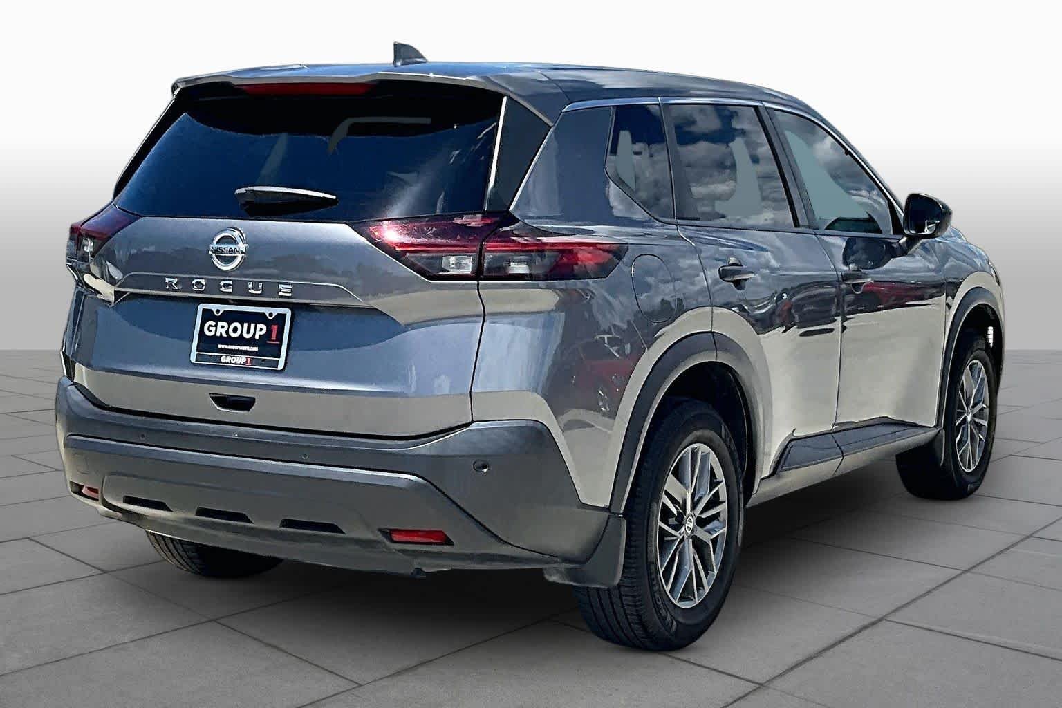 Used 2021 Gun Metallic Nissan S image 12