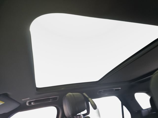 New 2026 Fuji White Land Rover SE image 20