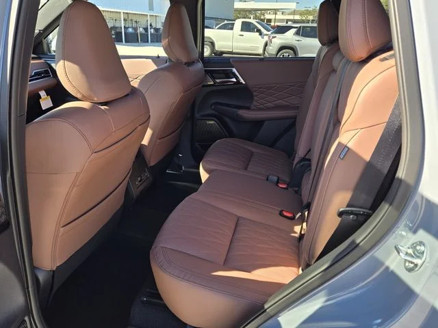 2026 Mitsubishi Outlander SEL - Photo 6