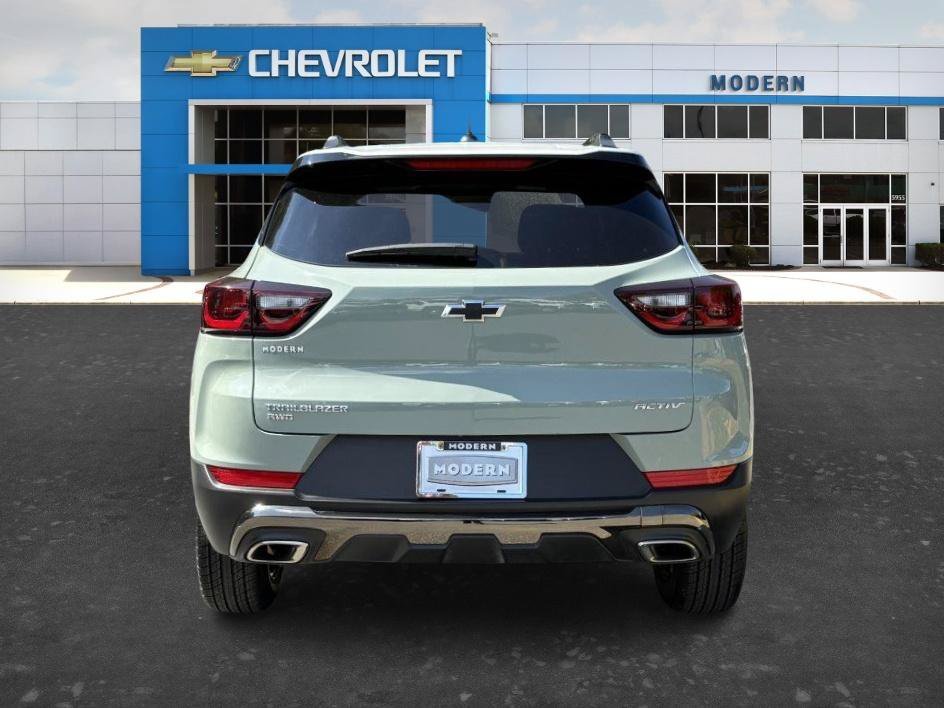 Used 2025 Cacti Green Chevrolet ACTIV image 4
