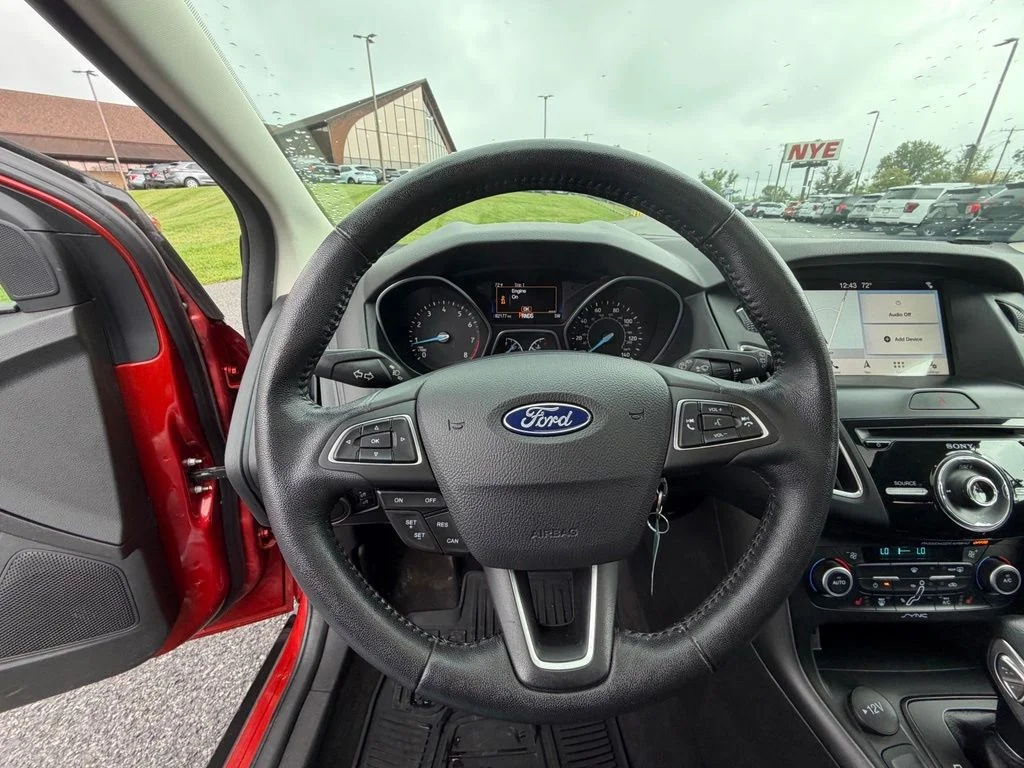 Used 2018 Red Ford SEL image 26