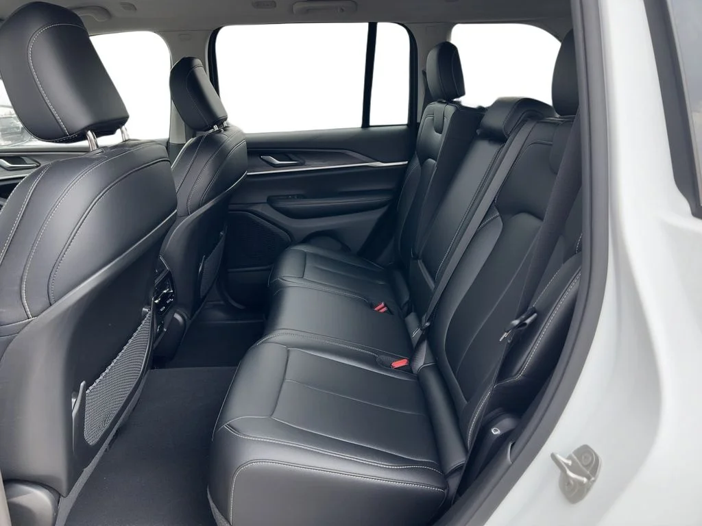 Used 2023 White Jeep Limited image 7