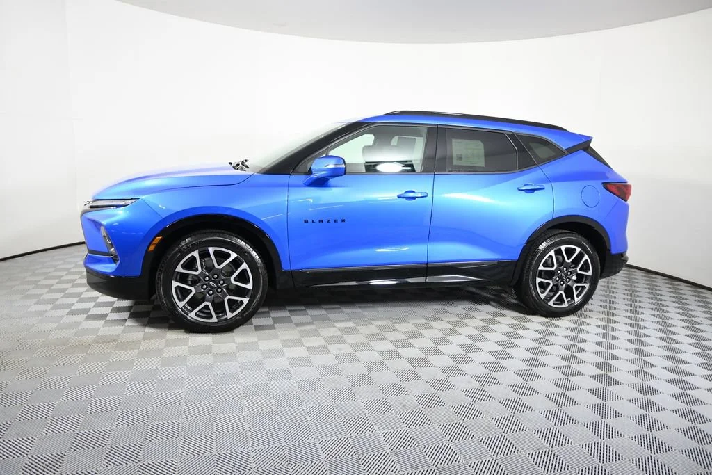 Used 2025 Chevrolet Blazer RS with VIN 3GNKBKRS1SS108732 for sale in Forest Lake, Minnesota
