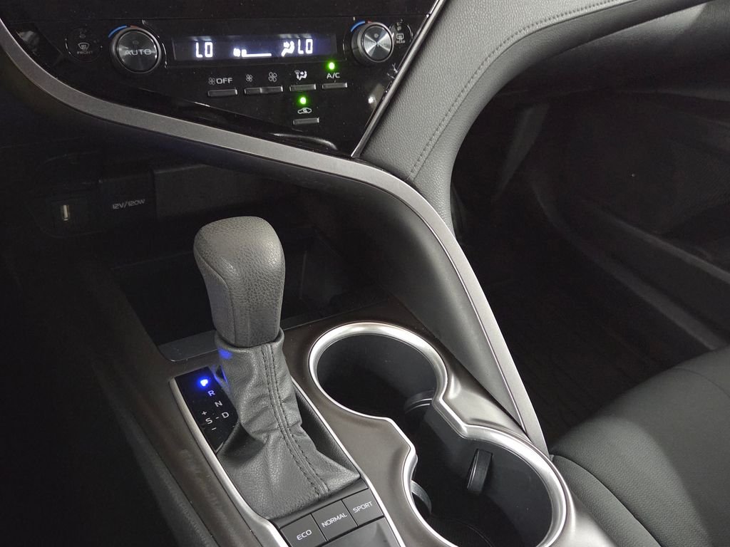 Used 2023 White Toyota LE image 27