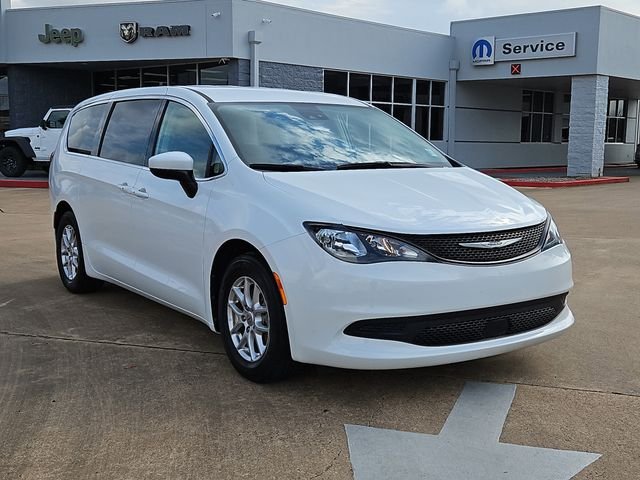 2023 Chrysler Voyager