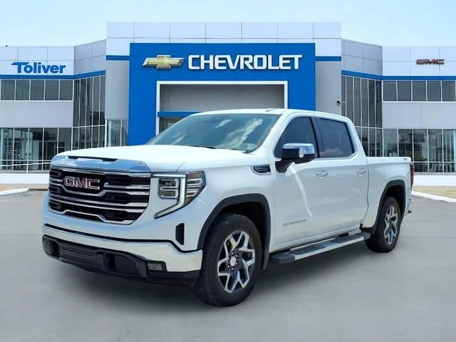 Used 2025 Summit White GMC SLT image 2