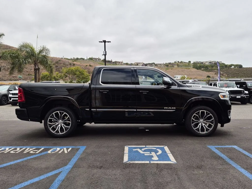 New 2026 Diamond Black Crystal Pearl-Coat Exterior Paint RAM Tungsten image 4