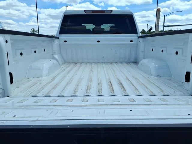 Used 2025 Summit White Chevrolet LT image 21