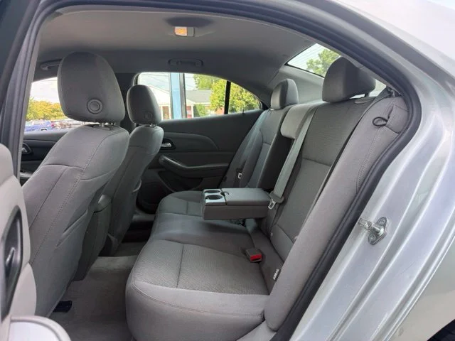 Used 2014 Silver Chevrolet LS image 14