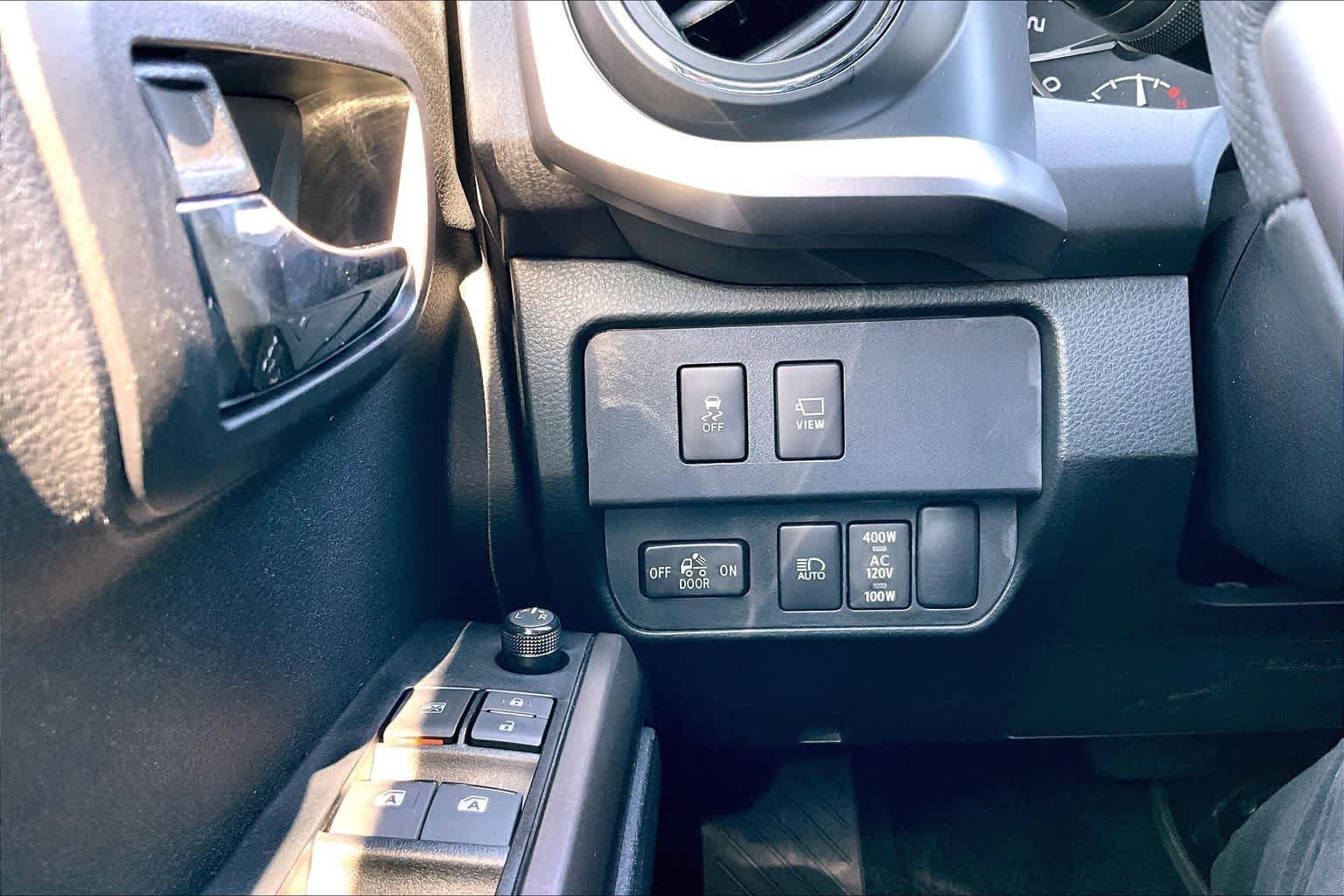 Used 2023 Wind Chill Pearl Toyota Limited image 35