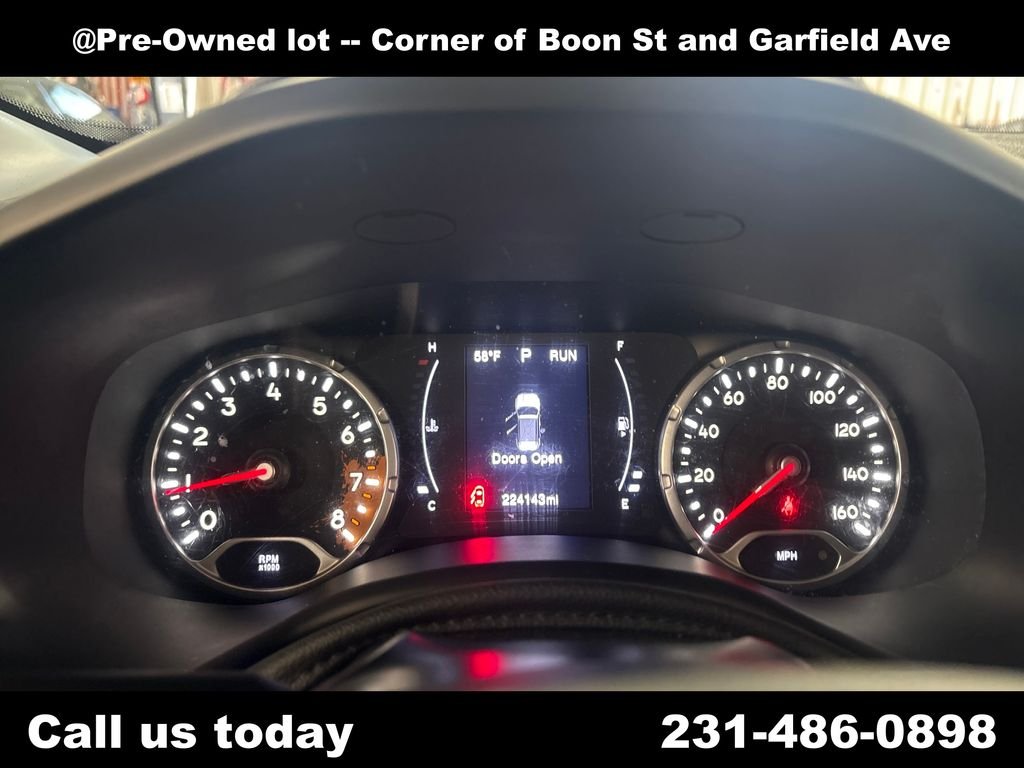 Used 2017 Black Jeep Latitude image 21