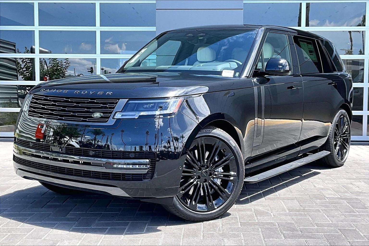 2026 Land Rover Range Rover 4.4 SE LWB 7's photo