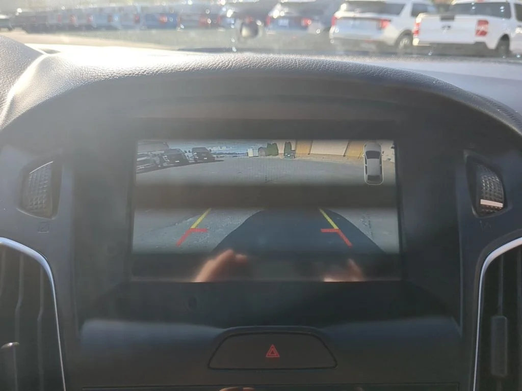 Used 2018 Red Ford SEL image 27