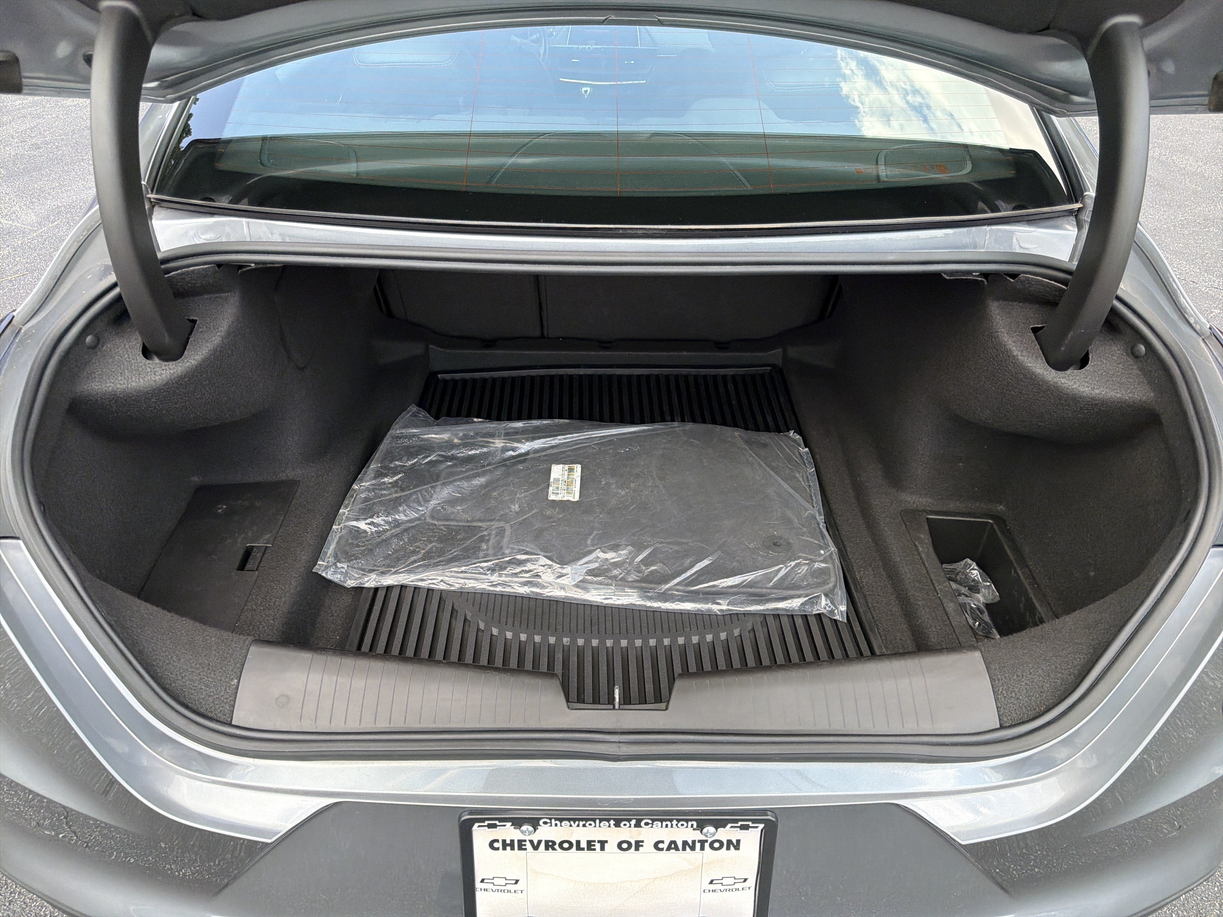 Used 2022 Satin Steel Metallic Cadillac Premium Luxury image 18