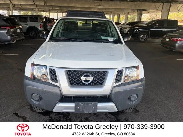 Used 2015 White Nissan S image 9